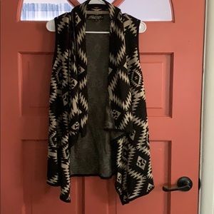 Sleeveless drape cardigan